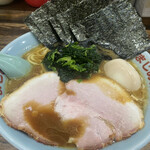 豚骨醤油ラーメン まじめ家 - 