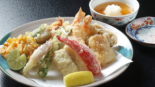 Kappou Kyou Shougoin - 天ぷら盛合せ、季節の旬の食材を天ぷらにしております