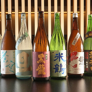 以日本酒为中心准备了与料理相得益彰的酒