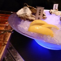 MAIMON GINZA - 器の底が青く光ってる！