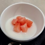 大新園 - ランチセットのデザート（杏仁豆腐にスイカ）