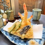 天ぷら盛り合わせ。1350円