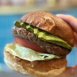 ＡＳ CLASSICS DINER - AVOCADO CHEESE BURGER 1,430円