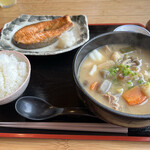 和食感 Yellow Factory  - 野菜たくさんの豚汁と銀鮭の塩焼き定食