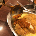 Tariya - カレーをチキンカツにかけて