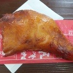 ロストリバークックハウス - スパイシースモークチキンレッグ。