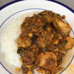 カリーライス専門店エチオピア - 途中で残りのカリーを全部ライスに投入、最初からやると溢れるし、お米がスープを吸い過ぎる