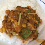 カリーライス専門店エチオピア - ライスにカリーを乗せる