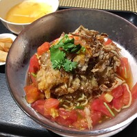 天厨菜館 渋谷店 - 油淋鶏冷麺　990円