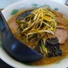 らーめん賢 - 大きなレンゲで、ネギ味噌ラーメン！