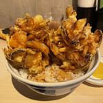 天ぷら酒場 上ル商店 - エビと野菜のかき揚げ天丼850円