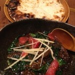 カッチャル バッチャル - ほうれん草とマトンのカレー、チーズクルチャ