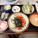 ゆたか食堂 - たまごドーン・・普通にたまごどーんと思うたら・・ちゃんと表記あるんじゃけど老眼のおっちゃん見えなんだ（汗）