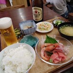 マルミヤ食堂 - 枝豆とキュウリの浅漬けも付きました