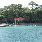 Shinkaigyoryouriuoshigeshokudou - （おまけ）御浜岬の突端にある諸口神社。弁天様がいて、男女ペアで参拝すると祟りがあるとか～