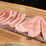 Yakiniku 名もなき名店へ 一切入魂一枚売り焼肉 - 