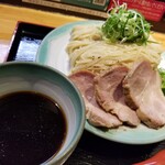 ラーメン巌哲 - 盛り