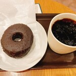 スターバックス・コーヒー - TアイスOneMoreCoffee／チョコレートクリームドーナツ