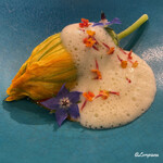 カーサ・デル・チーボ - 南瓜の花に詰められた帆立貝柱と帆立のムース