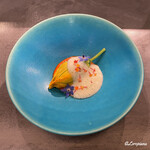 カーサ・デル・チーボ - 南瓜の花に詰められた帆立貝柱と帆立のムース