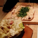 APIZZA - アンチョビキャベツと、シラスと大葉のピザ