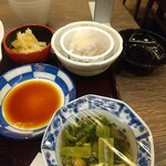 詩季倶楽部 新橋茶屋 - 納豆と小松菜と揚げの煮びたし