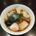 八雲 - 特製ワンタン麺ハーフ黒だし