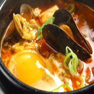 Specialty! Seafood tofu stew is delicious