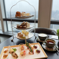 ザ タヴァン グリル＆ラウンジ - 