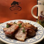 SPANISH BAR PLOMO - 自家製ベーコン¥580