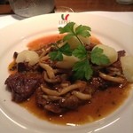 レプレ - 仔牛背肉と茸達のソテー・香ばしいエストラゴンバター風味