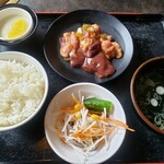 Anrakutei - ホルモンMIXランチ 858円