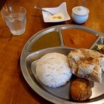 182226404 - カレー2種 ライス大盛り