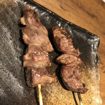 Sumibi Yakitori Hatoya - 砂肝（176円）、はつ（176円）