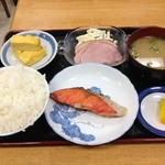 かどや食堂 - 好きな単品を取りました。