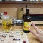 松ぼっくり - いつも可愛い、お茶目な店員ちゃん！写真を撮ってると手を入れてきた！（笑）