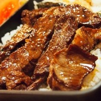 すき焼割烹 かとう - 焼肉重アップ