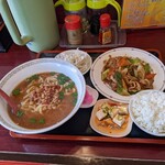 Taiwan Ryouri Kaenrou - 豚肉と長ネギ炒め(税込630円)＋台湾味噌ラーメン(＋110円)で、748円…