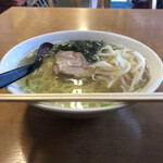 はなせきらーめん - しおラーメン、650円。