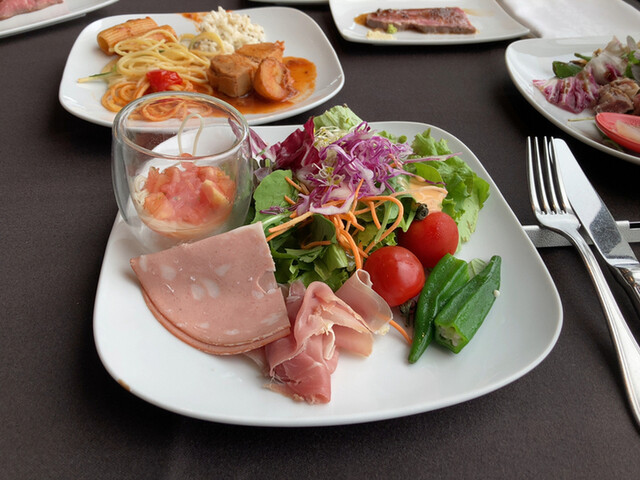 場所も料理もパンチ効いてます、ランチブッフェ』by bang-goo