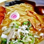 花の季 - 衝撃的な大きさのドンプリなれど、気付くとスルスルっ！と食べてしまう。