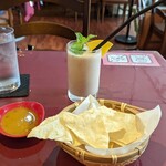 ベンガルタイガー - 桃ラッシーとひよこ豆チップス