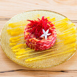 黒毛和牛焼肉きっしゃん - 黒毛和牛のユッケ～卵黄のソースと韓国式ユッケダレ～