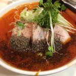 しらたか - 調布「しらたか」にてしらたかラーメン！
辛そうで辛くない少し辛い味噌ラーメンっといったとこでしょうか！
久しぶりでした！