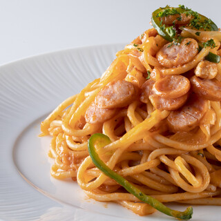 前菜～洋食屋の定番まで、迷ってしまうほどの品揃え。