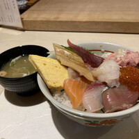 すし 堺 - 横から見たところ