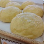 ベーカリーみるく - 特別なメロンパン　180円