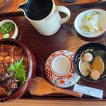 炭焼うな富士 - ひつまぶし～
      ❀『肝入り特上ひつまぶし』【限定】(8030えん)
      
      