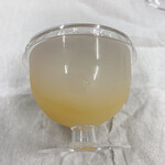 和菓子処 大角玉屋 - 水花　容器の横から見たところ