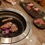 焼肉・しゃぶしゃぶ 肉の鶴々亭 - 